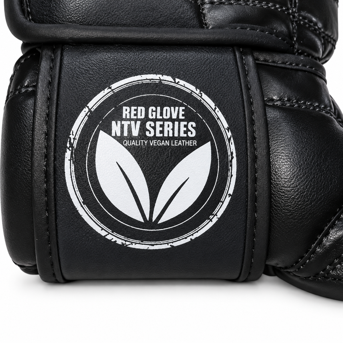 Detalle NTV Series de los guantes de boxeo Maori